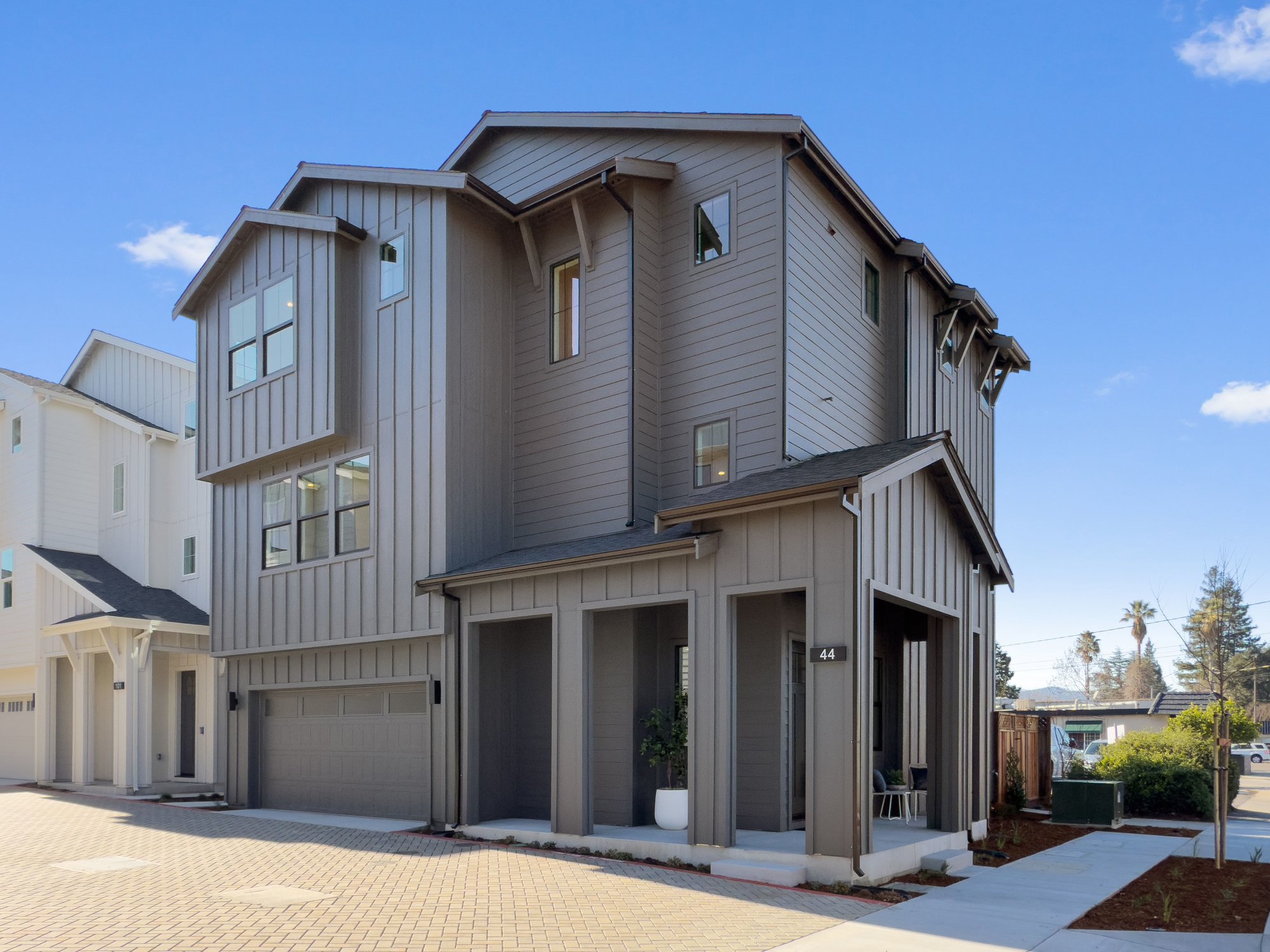 44 Sunnyside Avenue