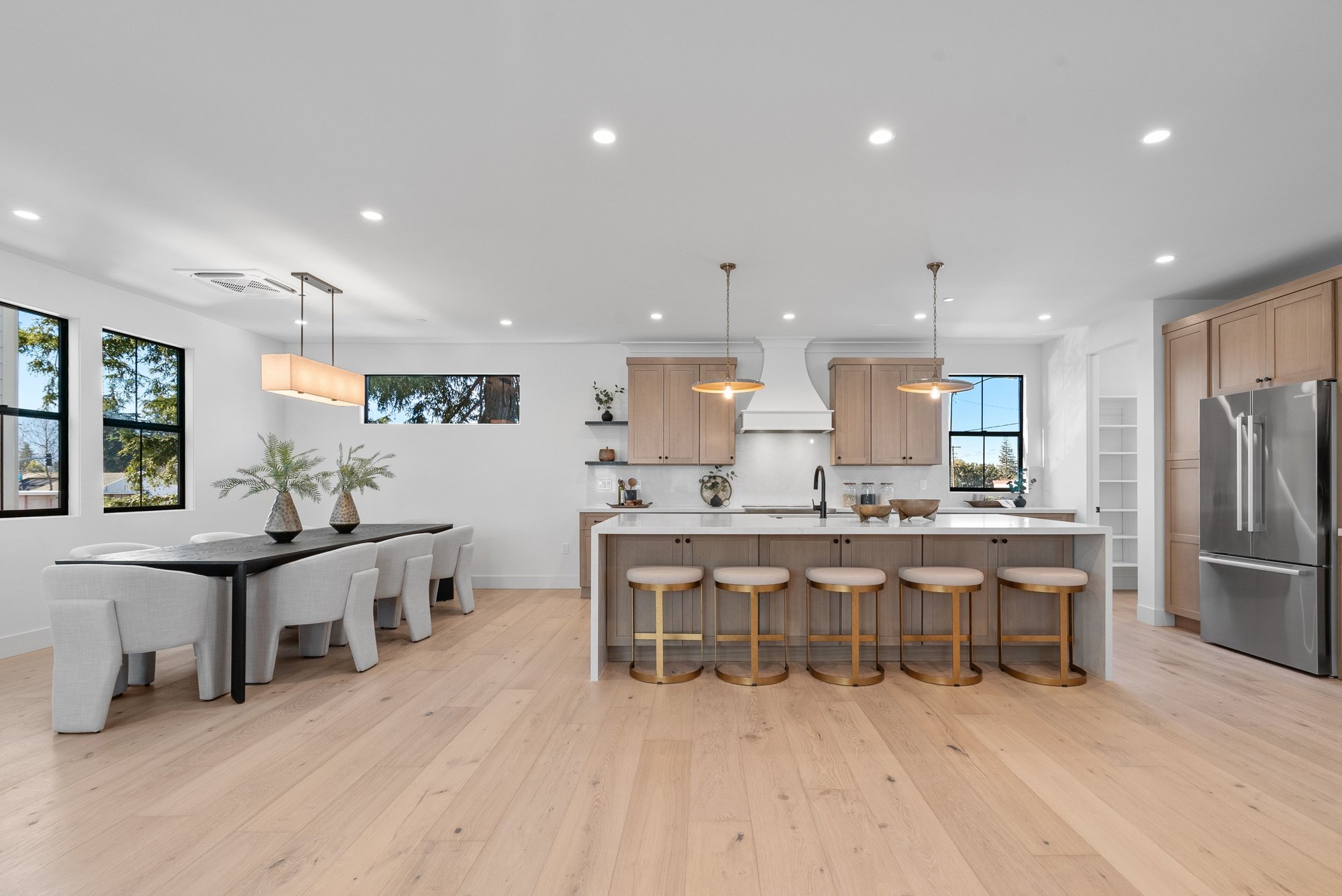 44 Sunnyside Avenue