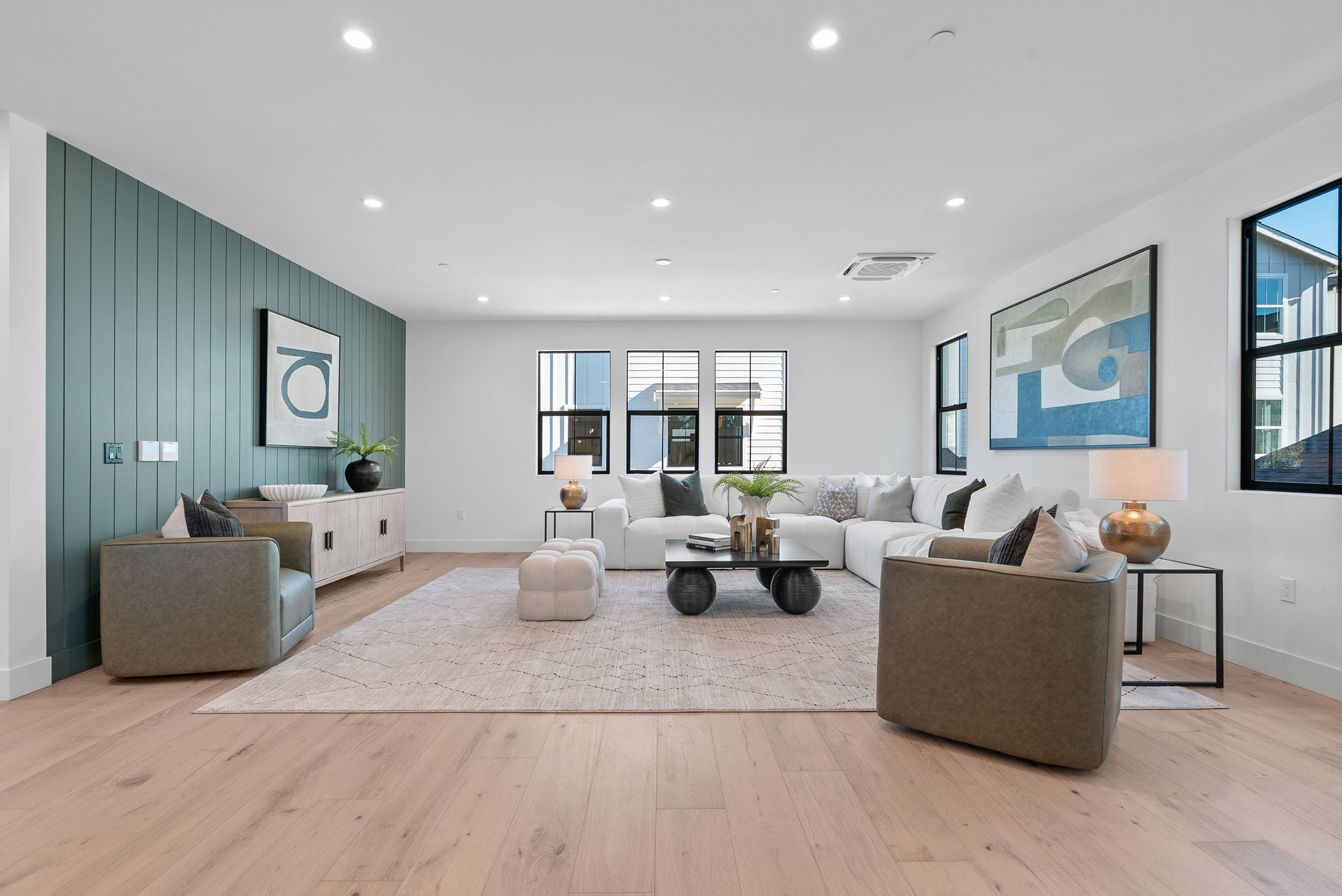 44 Sunnyside Avenue