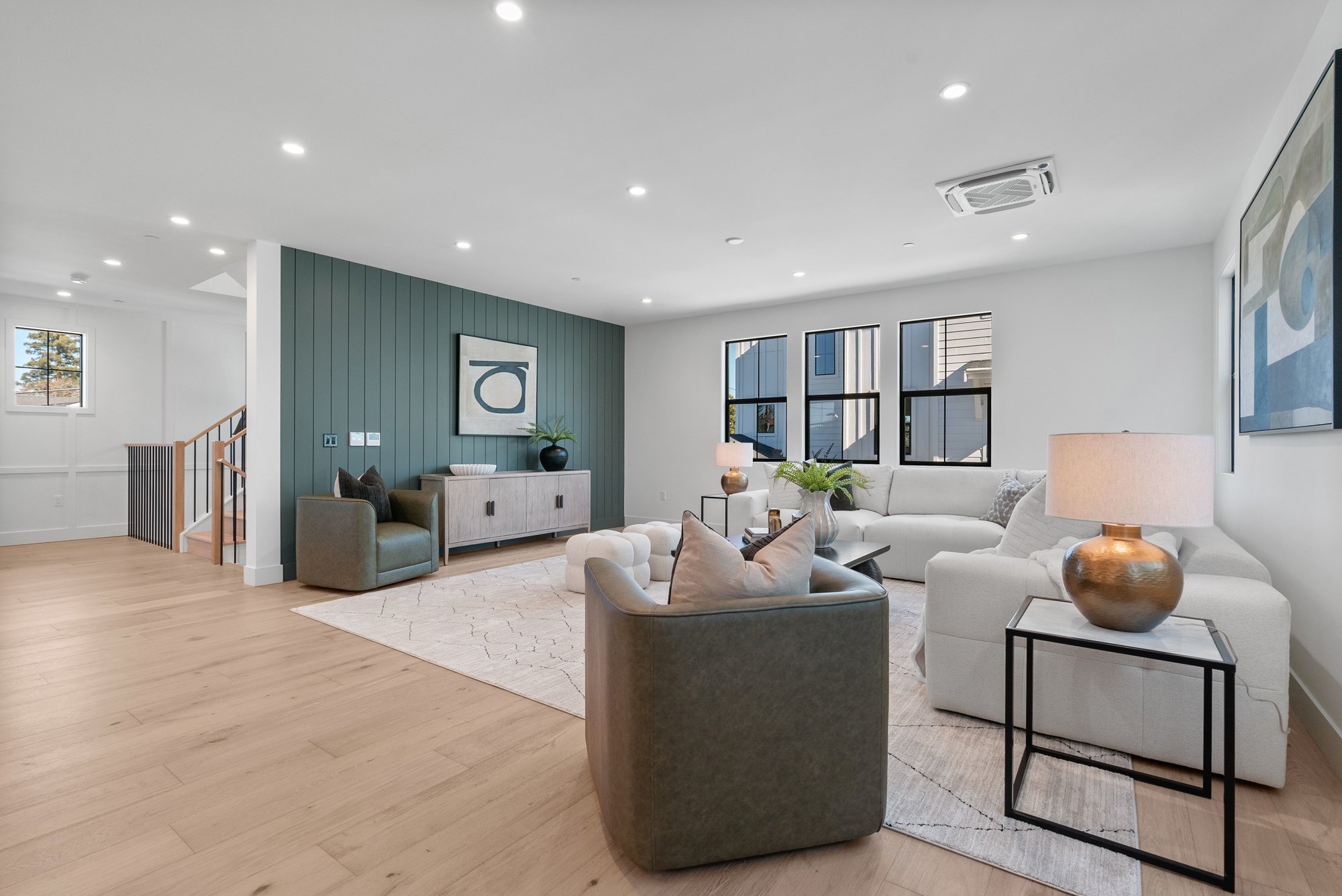 44 Sunnyside Avenue