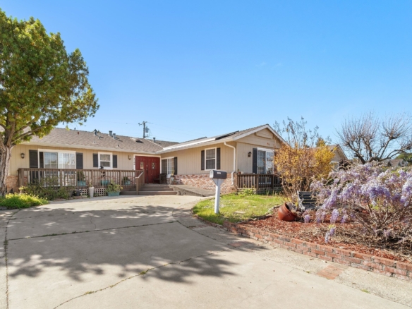 1708 Hallmark Lane